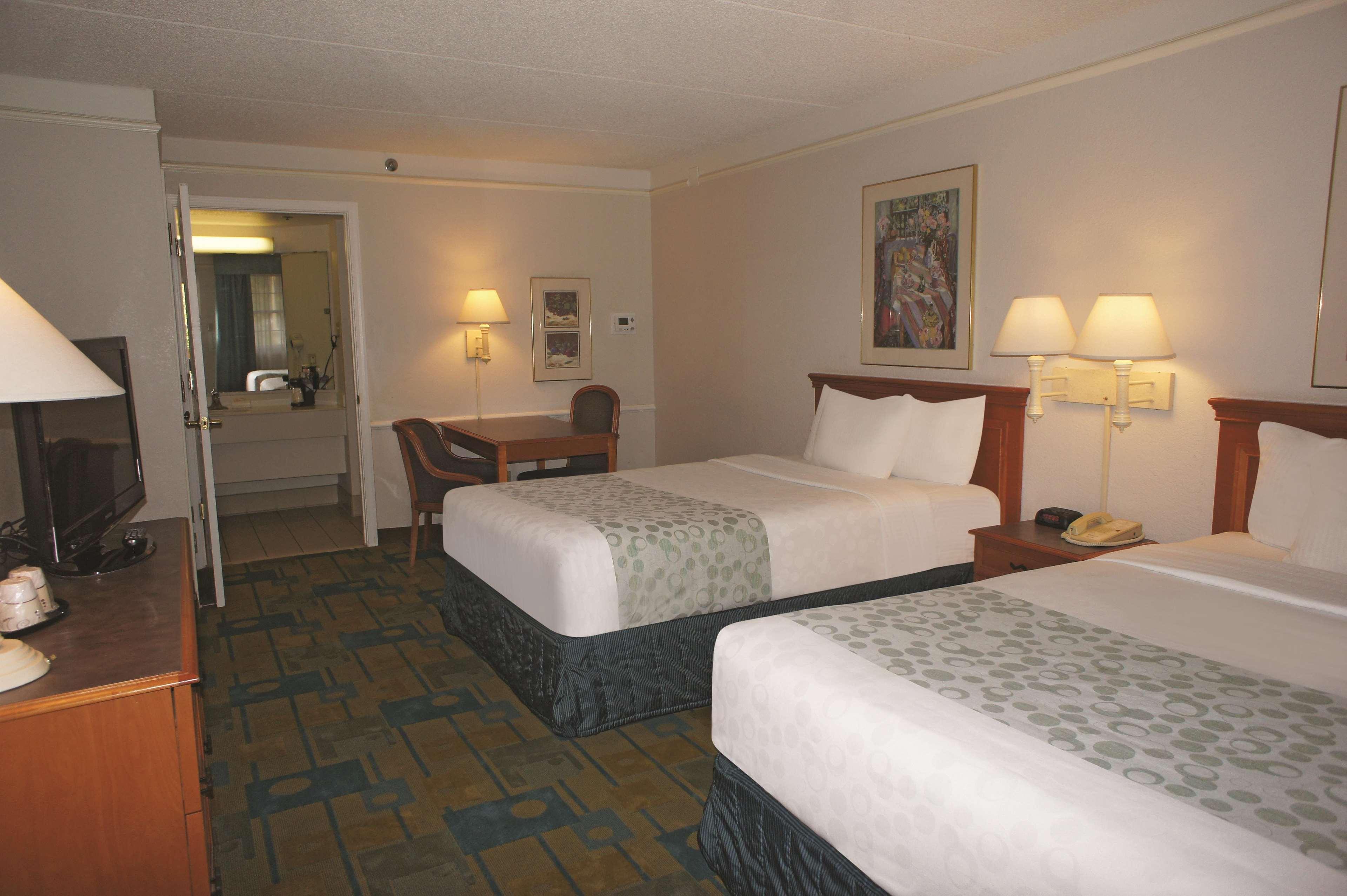 Days Inn By Wyndham San Diego Vista Exteriér fotografie