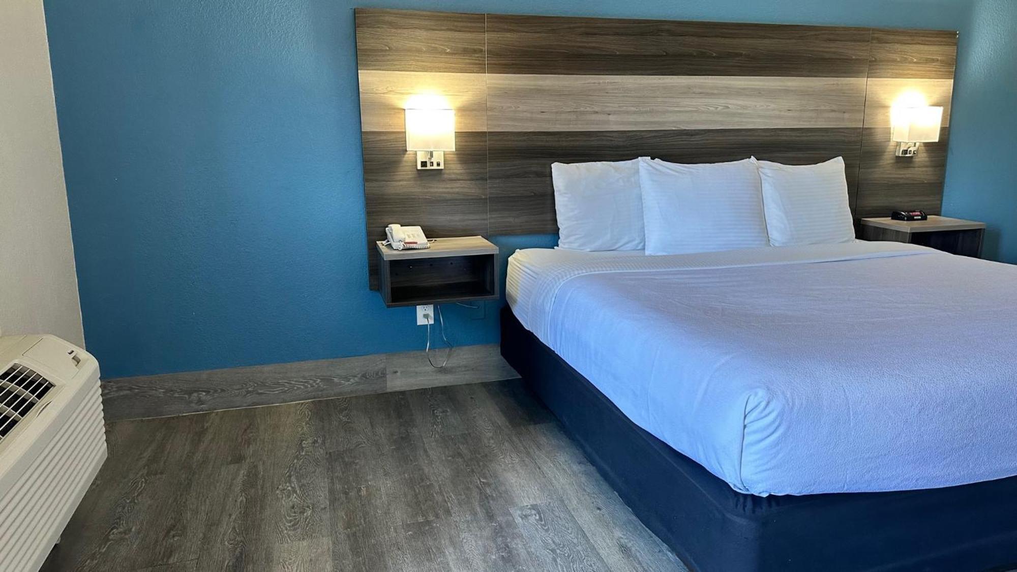 Days Inn By Wyndham San Diego Vista Exteriér fotografie