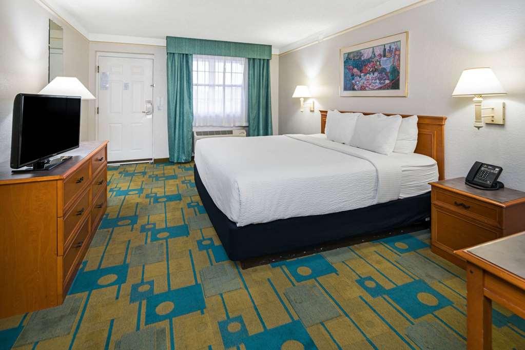 Days Inn By Wyndham San Diego Vista Pokoj fotografie