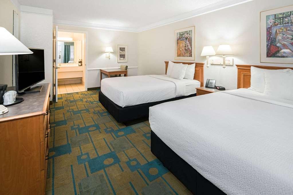 Days Inn By Wyndham San Diego Vista Pokoj fotografie
