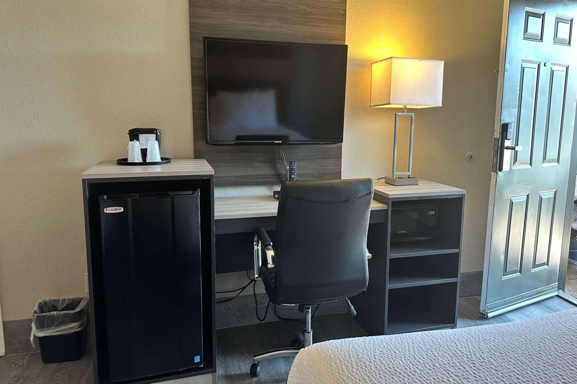 Days Inn By Wyndham San Diego Vista Exteriér fotografie