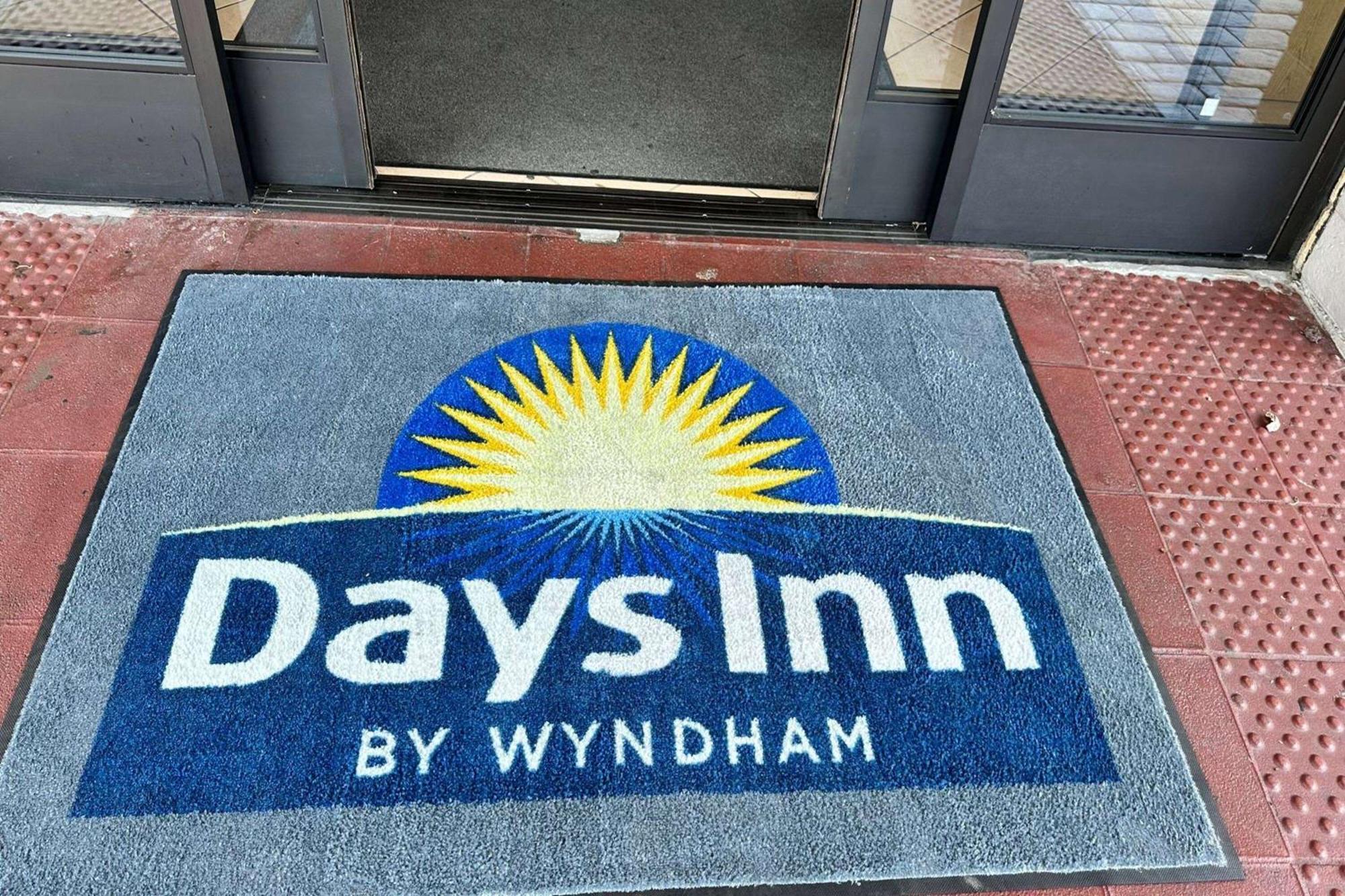 Days Inn By Wyndham San Diego Vista Exteriér fotografie